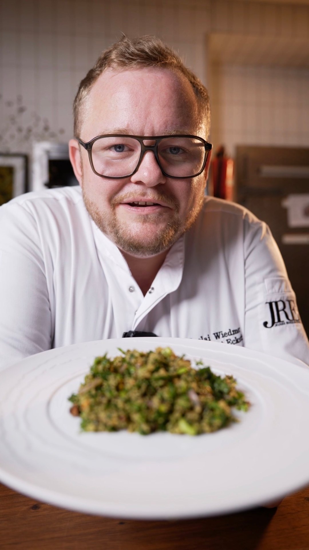 Grüner Kräutercouscous mit Pistazien — Rezept von Nicolai Wiedmer